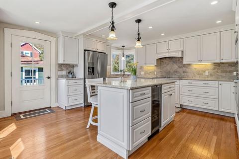 41 Pleasant St, Needham, MA 02492 photo 7