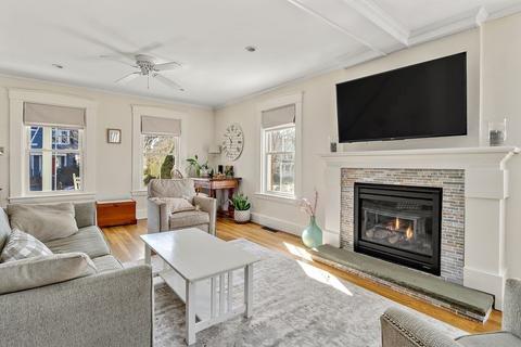 41 Pleasant St, Needham, MA 02492 photo 5