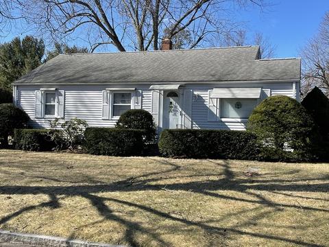 94 Pineview Dr, Springfield, MA 01119 photo 1