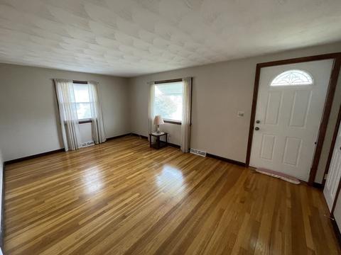 94 Pineview Dr, Springfield, MA 01119 photo 4