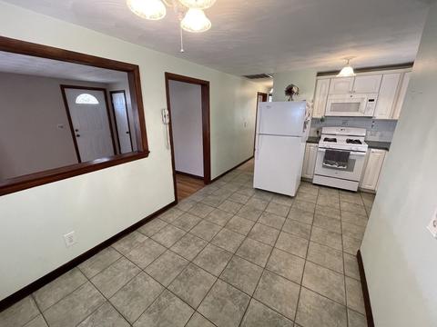 94 Pineview Dr, Springfield, MA 01119 photo 7