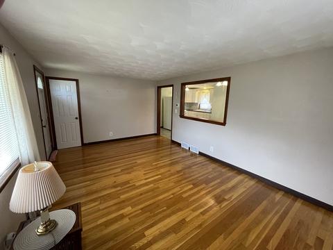 94 Pineview Dr, Springfield, MA 01119 photo 6