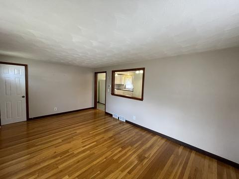 94 Pineview Dr, Springfield, MA 01119 photo 5