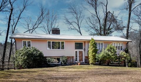 21 Edgewater Dr, Dover, MA 02030 photo 1