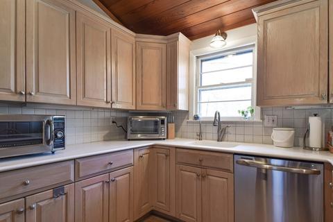 21 Edgewater Dr, Dover, MA 02030 photo 8
