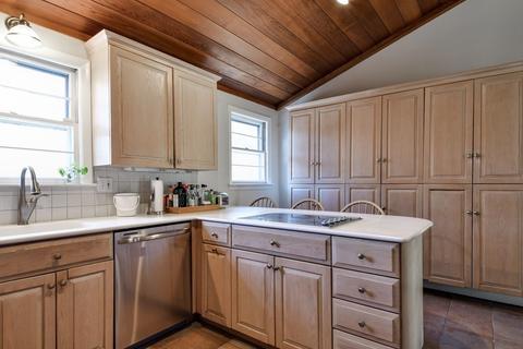 21 Edgewater Dr, Dover, MA 02030 photo 9