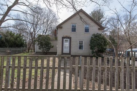 18 Pleasant St, Upton, MA 01568 photo 1