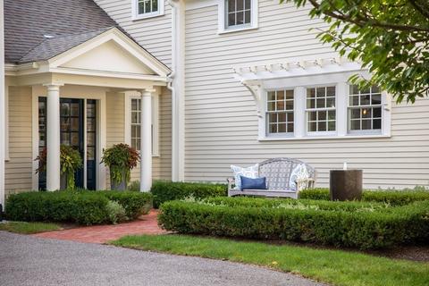 21 Irving St, Hingham, MA 02043 photo 3