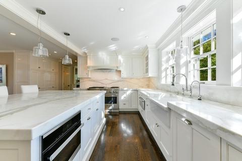 21 Irving St, Hingham, MA 02043 photo 6