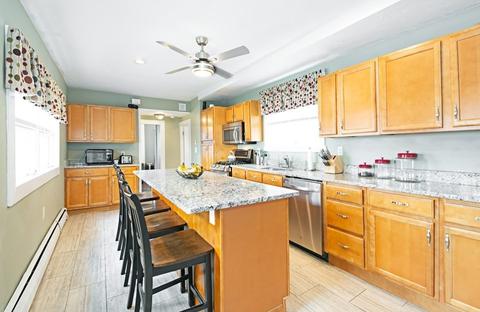 14 Whipple St, Worcester, MA 01607 photo 4