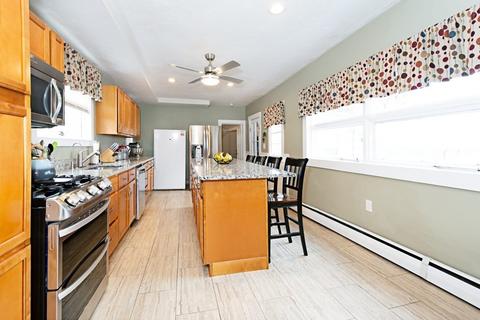 14 Whipple St, Worcester, MA 01607 photo 8