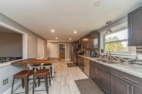 65 Commonwealth Ave, Worcester, MA 01604 photo 8