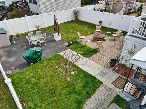9 Magellan St, Fall River, MA 02724 photo 3