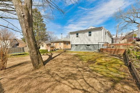 23 Sprague St, Dedham, MA 02026 photo 4