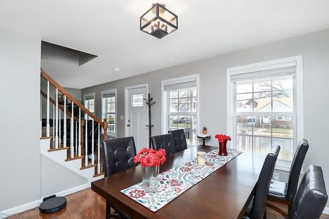 90 Norman St, Springfield, MA 01104 photo 6