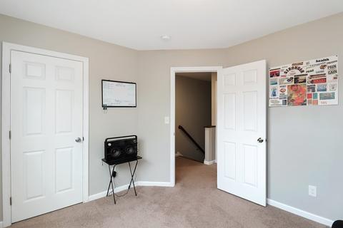 90 Norman St, Springfield, MA 01104 photo 28