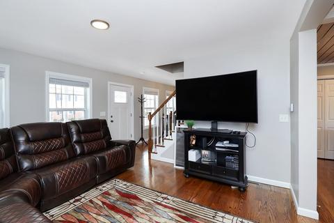 90 Norman St, Springfield, MA 01104 photo 4