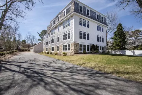 324 Front St #1, Marion, MA 02738