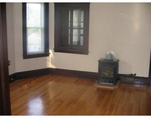 125 Pilgrim Ave, Worcester, MA 01604 photo 9
