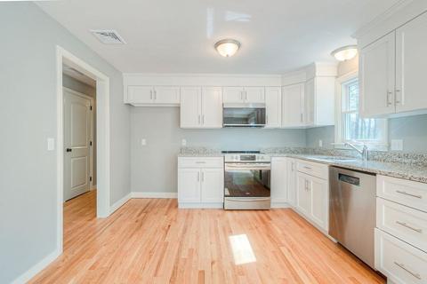 26 Cider Mill Ln, Upton, MA 01568 photo 6