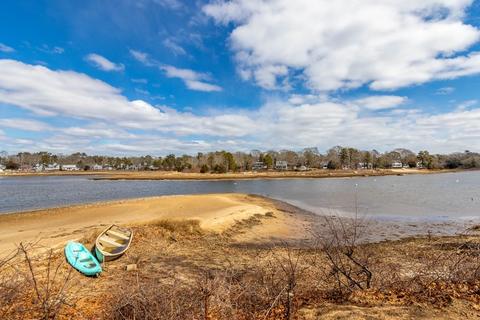 90 Edgewater Dr, Wareham, MA 02571 photo 2