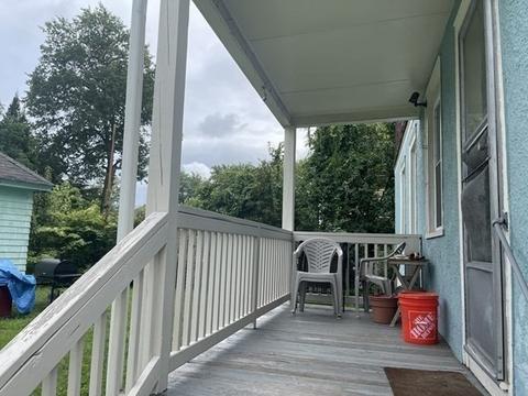15 Sylvan St, Springfield, MA 01108 photo 2