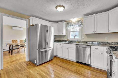 5 Grenadier Ln, Mashpee, MA 02649 photo 9