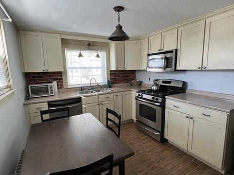 1077 Bay St, Fall River, MA 02724 photo 5