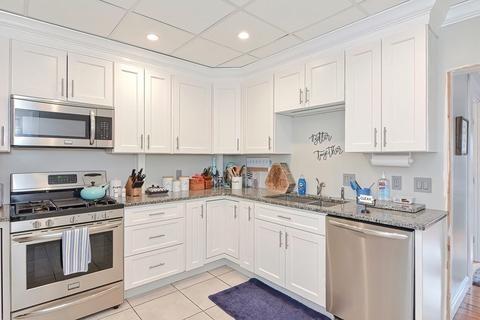 644 Prospect St, Fall River, MA 02720 photo 4