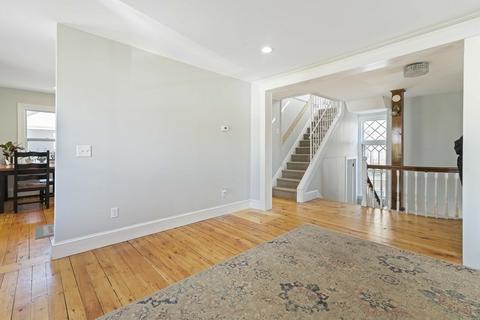 28 Dane St, Beverly, MA 01915 photo 9