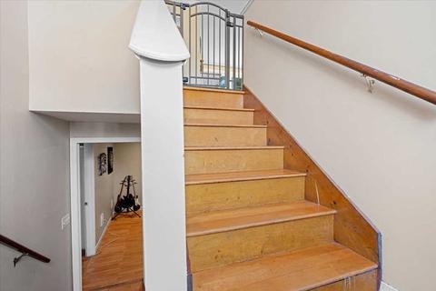 102 Longmeadow Ave, Worcester, MA 01606 photo 27