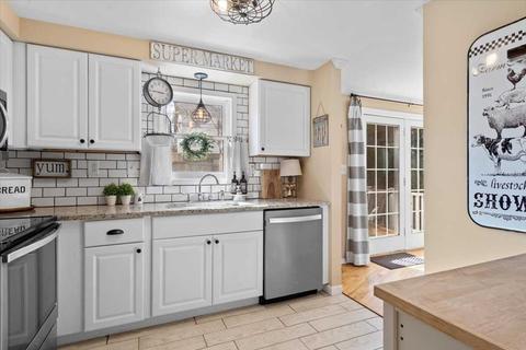102 Longmeadow Ave, Worcester, MA 01606 photo 8