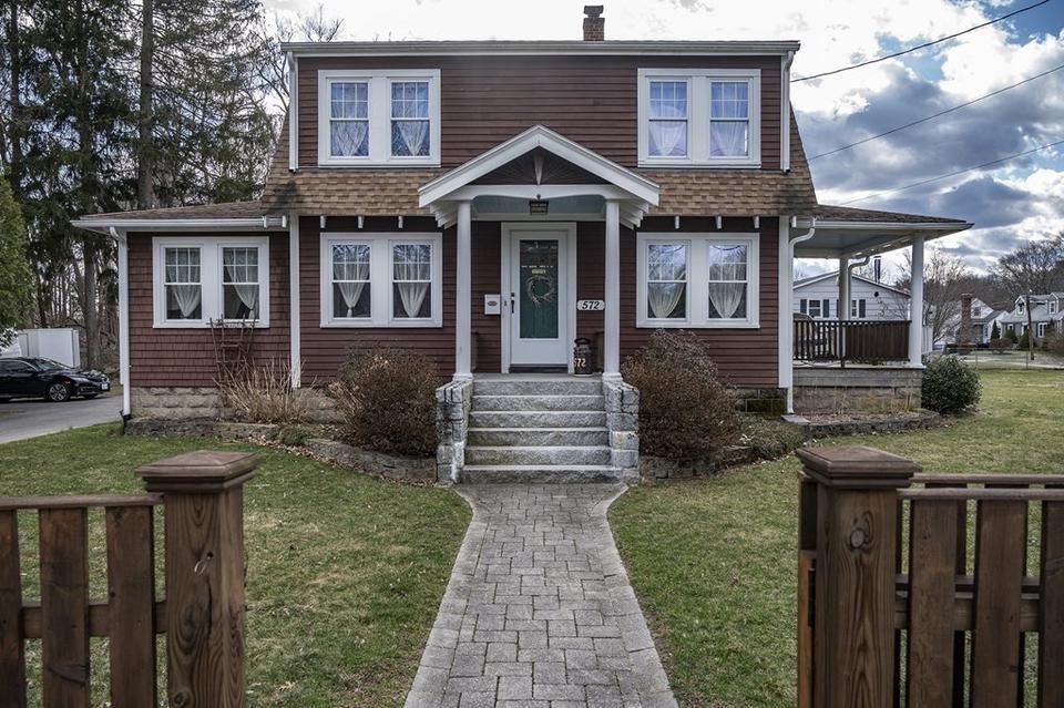 572 Union St, Rockland, MA 02370 35 Photos MLS 72962734 Movoto