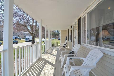 4 Peter St, Uxbridge, MA 01569 photo 3