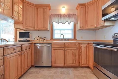 4 Peter St, Uxbridge, MA 01569 photo 14