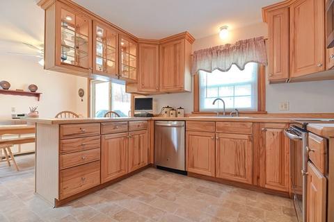 4 Peter St, Uxbridge, MA 01569 photo 15