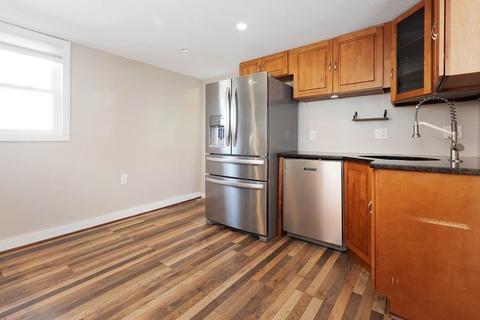 13 Marchant St, Gloucester, MA 01930 photo 4