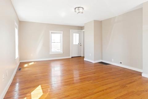 13 Marchant St, Gloucester, MA 01930 photo 8