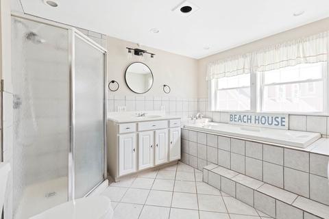 13 Marchant St, Gloucester, MA 01930 photo 16