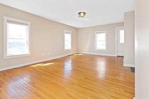 13 Marchant St, Gloucester, MA 01930 photo 9