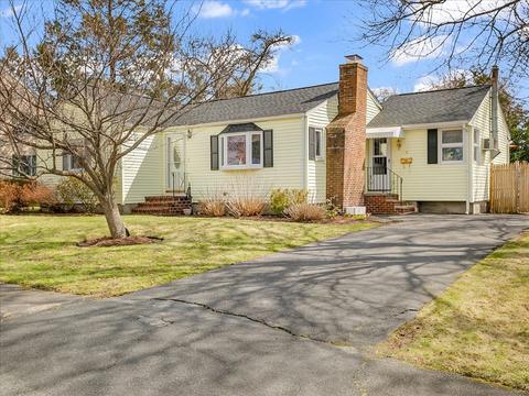 11 Barbara Rd, Danvers, MA 01923 photo 2