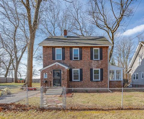 53 William St, Chicopee, MA 01020 photo 1