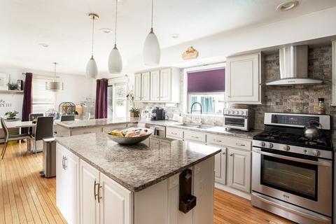 169 Nelson St, Fall River, MA 02721 photo 6