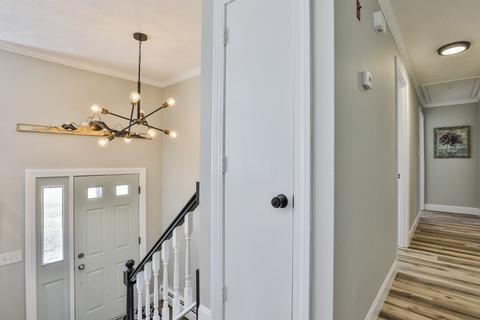13 Forest St, Windham, NH 03087 photo 3