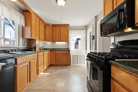 32 Dumerle St, Lowell, MA 01851 photo 18