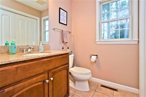 29 Barrington Dr, Springfield, MA 01129 photo 11