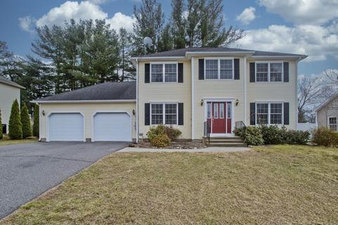 29 Barrington Dr, Springfield, MA 01129 photo 1