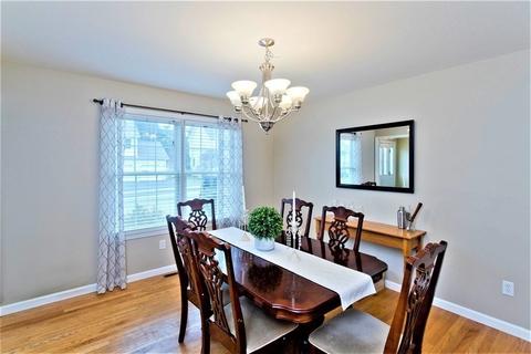 29 Barrington Dr, Springfield, MA 01129 photo 9