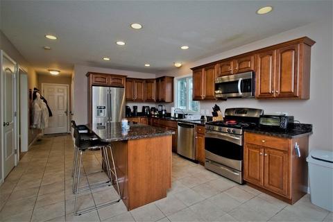 29 Barrington Dr, Springfield, MA 01129 photo 4