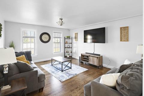 2 Willow Ave, Danvers, MA 01923 photo 11